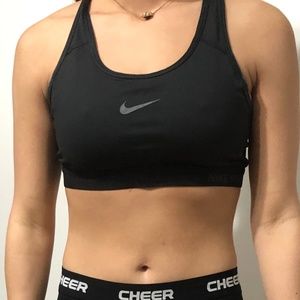Women's Medium-Support Sports Bra Black on Black